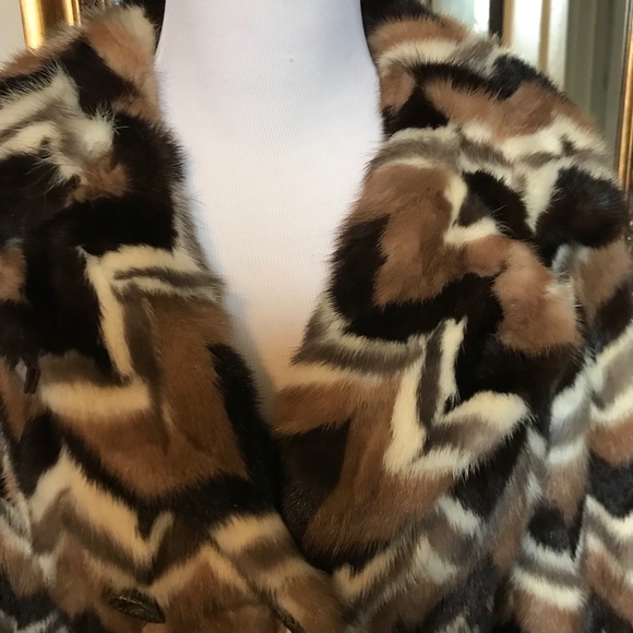 Gorgeous Zigzag Authentic Mink Coat - Picture 3 of 6